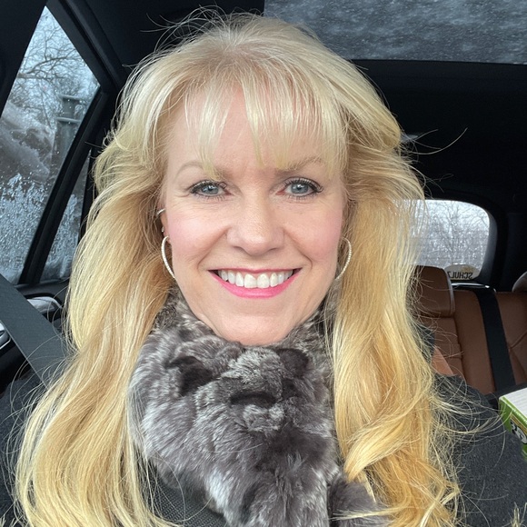 Meet your Posher, BethamyB - Picture 2 of 3